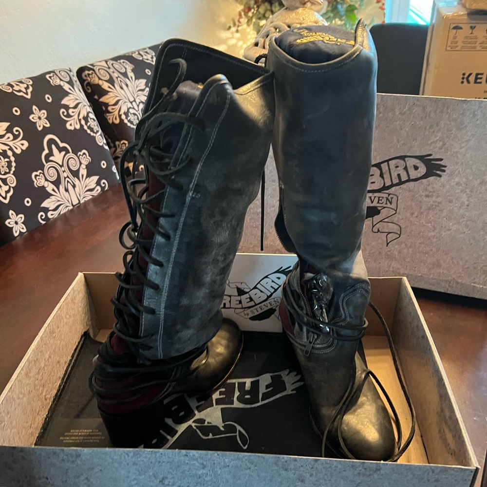 Freebird by Steven Black Lace-Up Tall Boots size 10 - Picture 3 of 10
